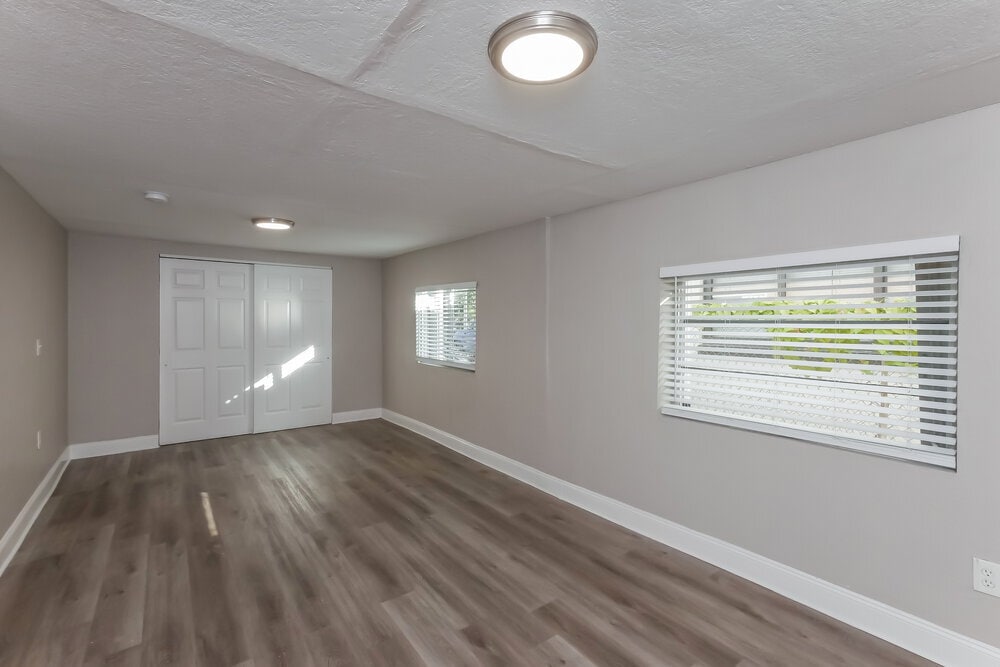 Building Photo - 1001 SW 25th Ave