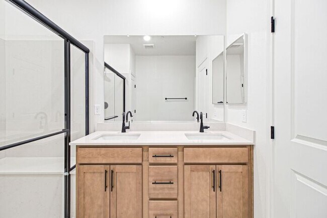 Building Photo - Stunning 3-Bedroom Home in Desirable Summerlin West