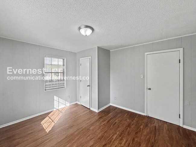 Building Photo - 3199 Gina Dr