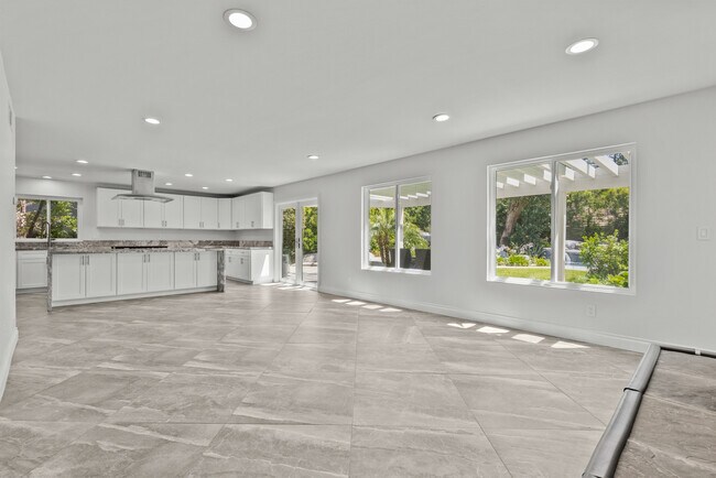 Building Photo - 618 Sinaloa Rd