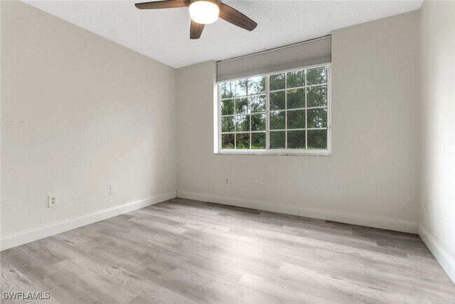 Building Photo - 1220 Wildwood Lakes Blvd