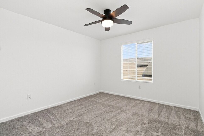 Building Photo - 516 Silver Cloud Ct
