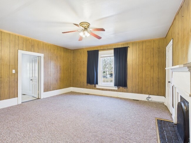 Building Photo - 315 High St