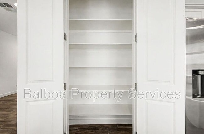 Building Photo - 5532 S Dillon Cir