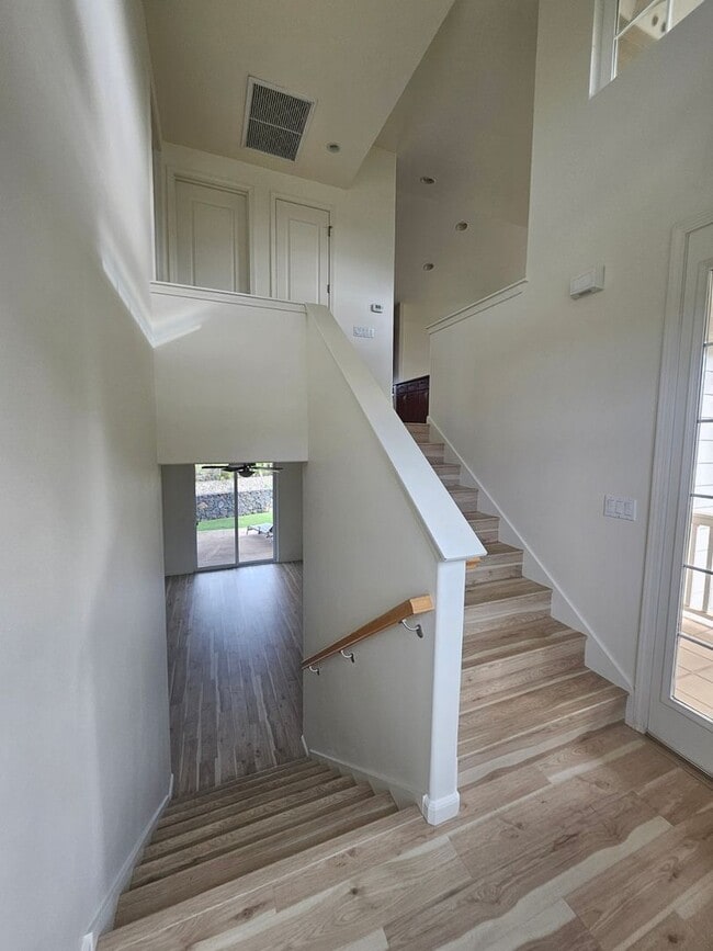 Building Photo - Amazing Home in Moana Estate