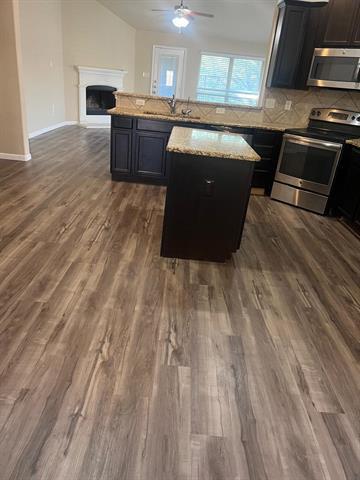 Building Photo - 930 English Ivy Dr