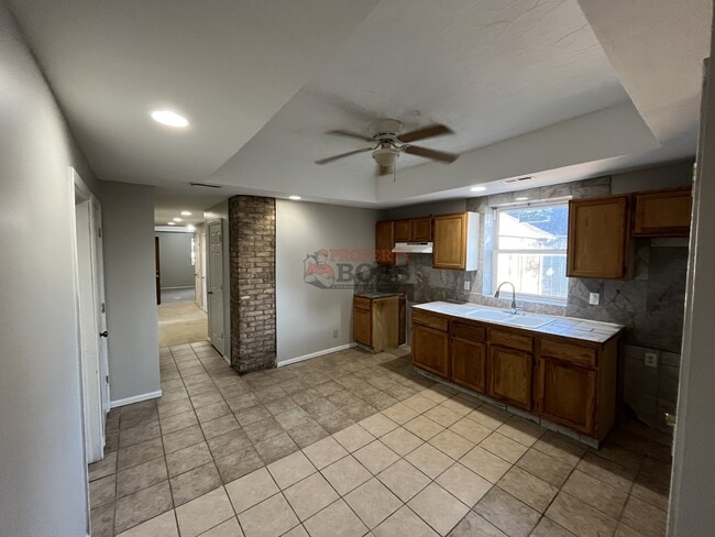 Building Photo - 3826 Butternut St