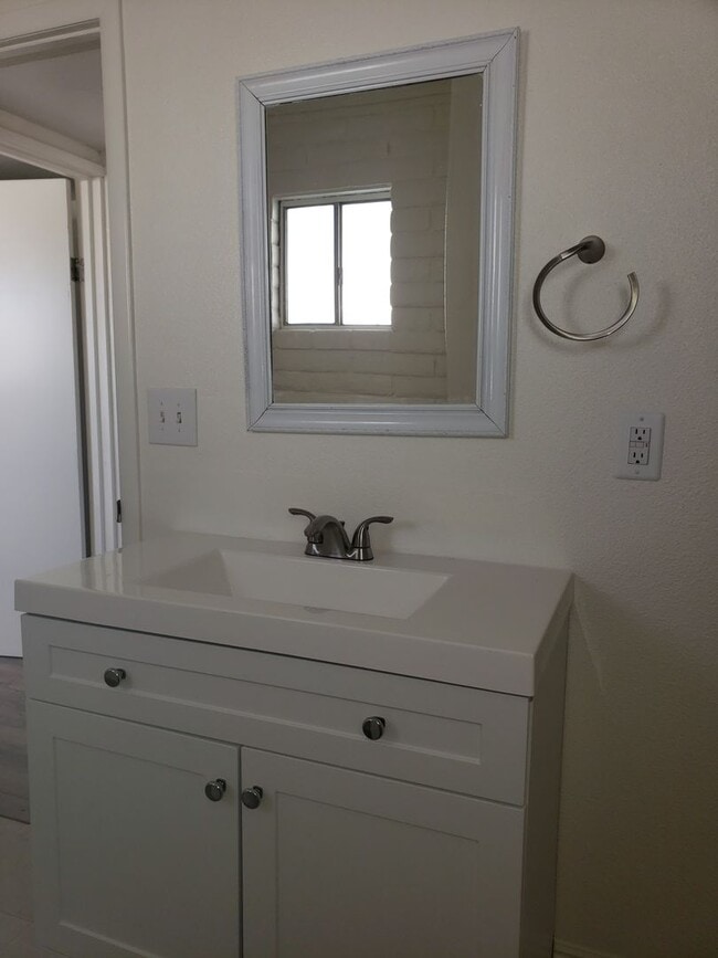 Building Photo - Remodeled/Updated home for Rent.