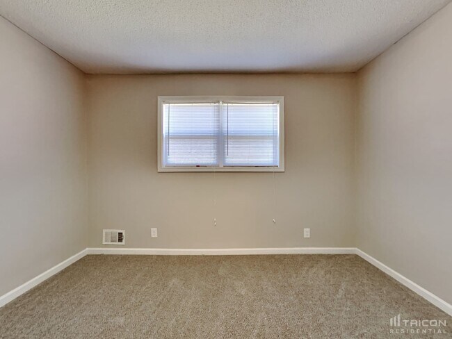 Building Photo - 2632 John Petree Rd