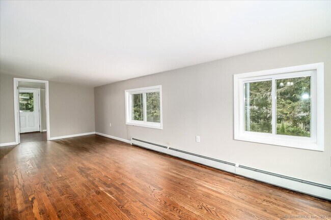 Building Photo - 8 Lakewood Terrace