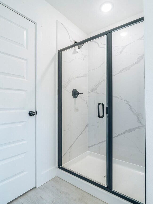 Building Photo - 1440 Emmerson St