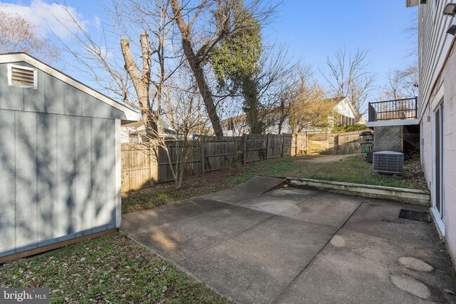 Building Photo - 2636 East Side Dr