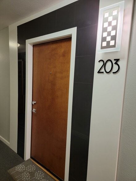 Building Photo - 1231 N Downing St