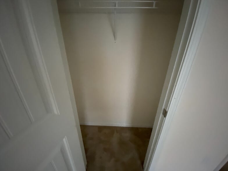 Building Photo - Room in Townhome on Haskell Dr