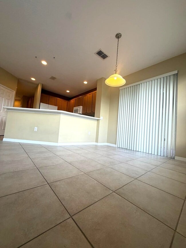 Building Photo - 4576 Barbados Loop