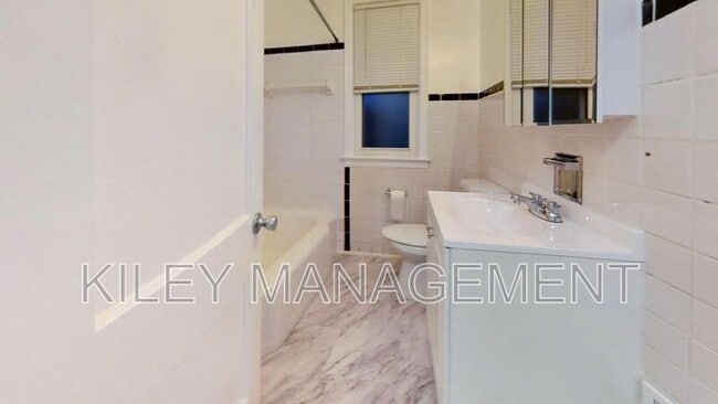 Building Photo - 6824 Faust Ave