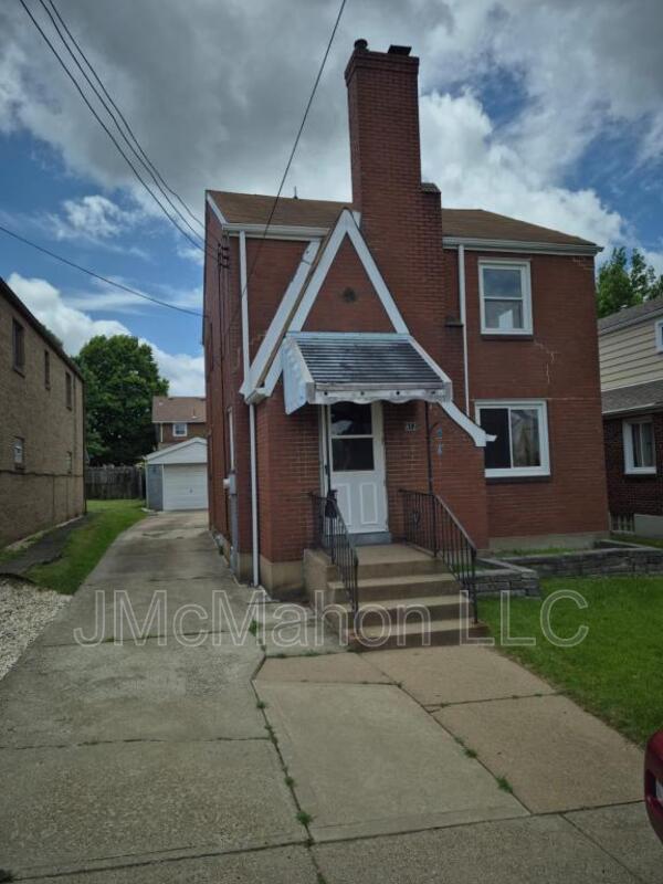 Building Photo - 412 Ford. St.