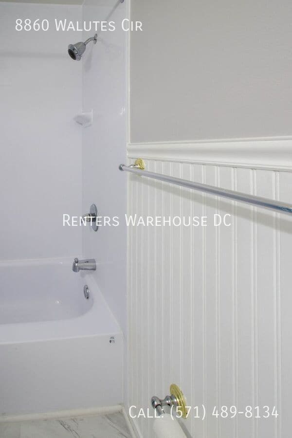Building Photo - 8860 Walutes Cir