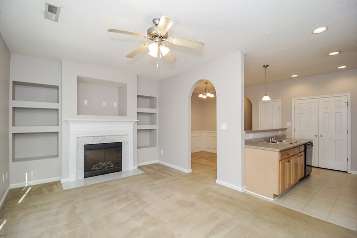 Building Photo - 4880 W Park Cir