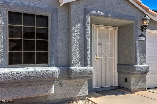 Building Photo - 4402 Cassandra Dr