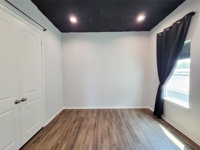 Building Photo - 4908 Paradigm Ln