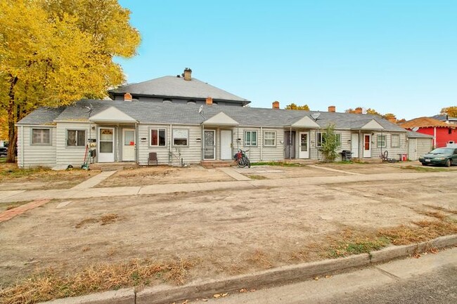 Primary Photo - Bright Downtown Studio Apartment