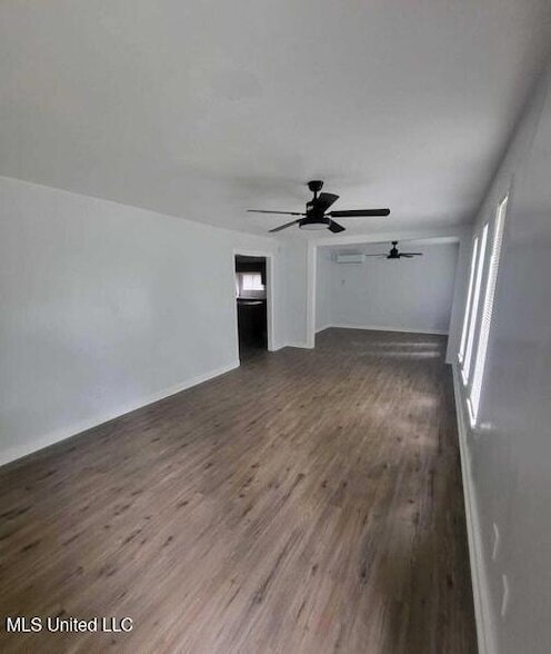 Building Photo - 1727 Dixie Dr