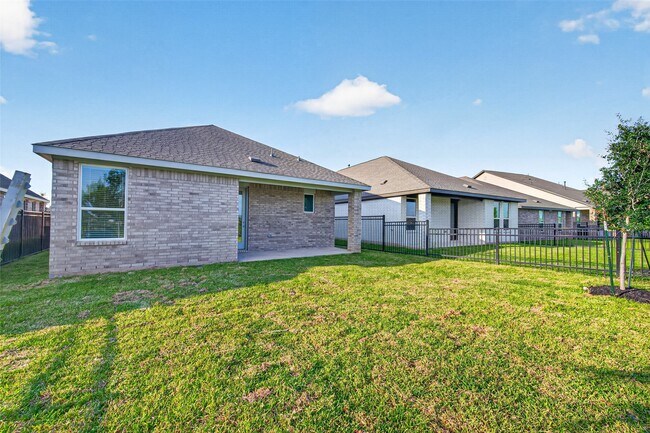 Building Photo - 27435 Sunterra Village Dr