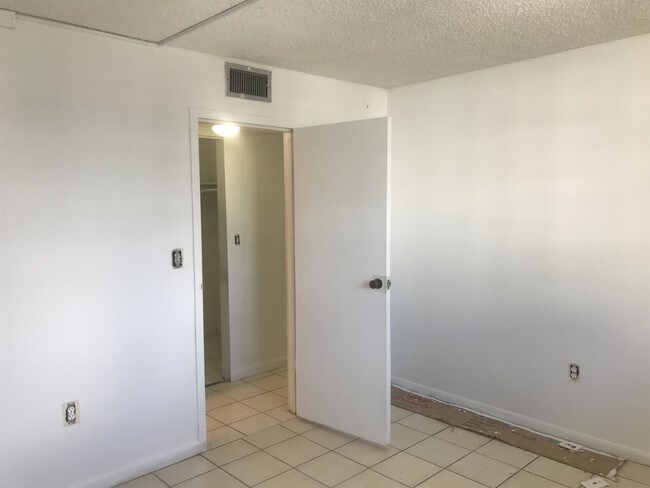 Building Photo - 14170 SW 84th St