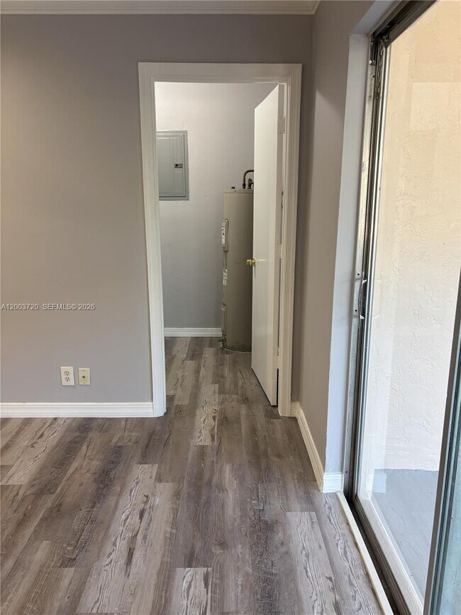 Building Photo - 8444 NW 23rd Manor