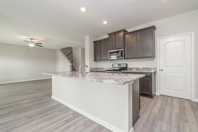 Building Photo - 225 Star Spangled Dr