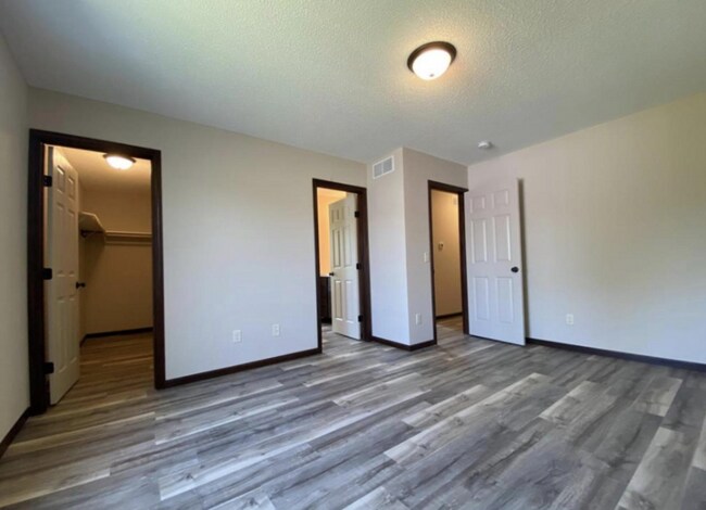 Building Photo - 2339 8th Ln SE