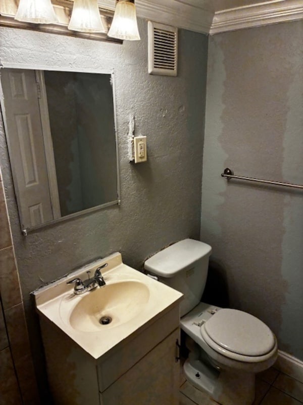 Building Photo - 311 W Ashley St