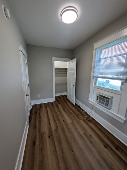 Building Photo - 1825 Patterson Ave SW