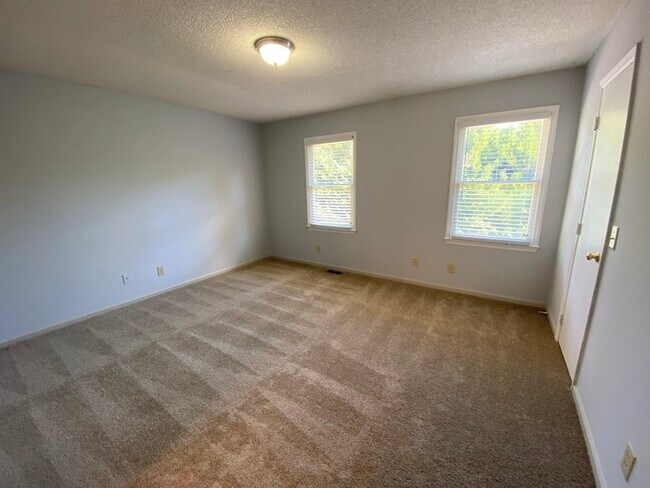 Building Photo - 4036-103 Greenleaf