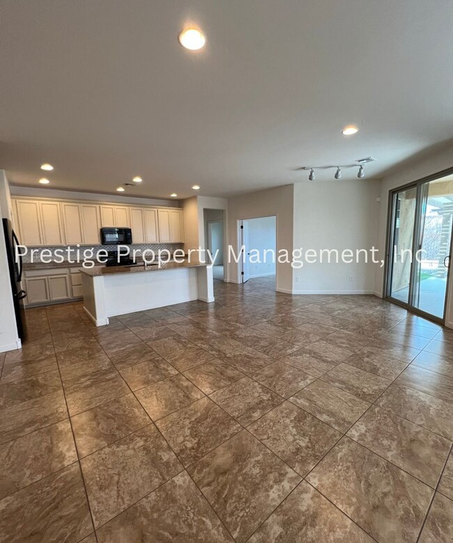 Building Photo - Dont Miss This Spacious Northwest home!!!