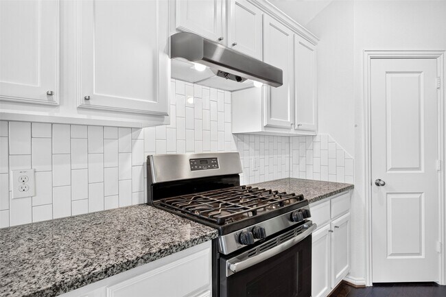 Building Photo - 16131 Sommerall Creek Ln