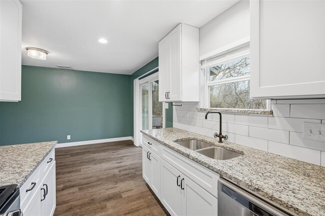 Building Photo - 4810 Creekwood Rd