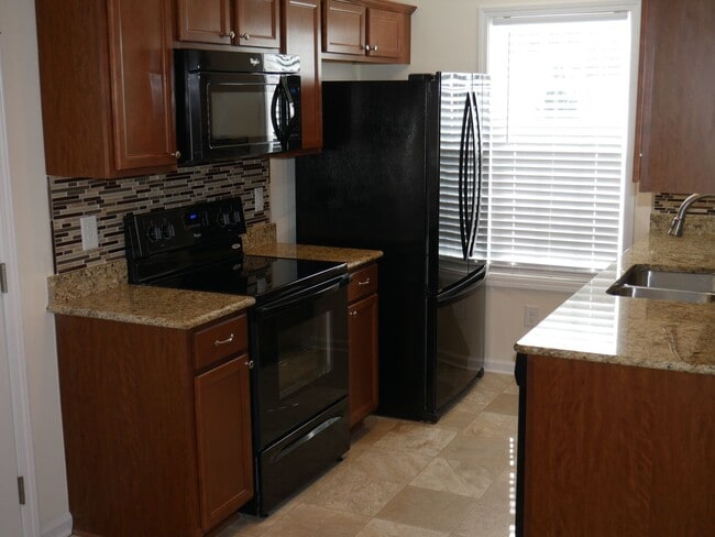 Building Photo - 3225 Hyde Pl Cir