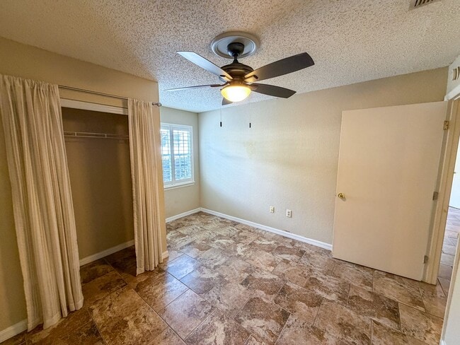 Building Photo - Windsor Park #311