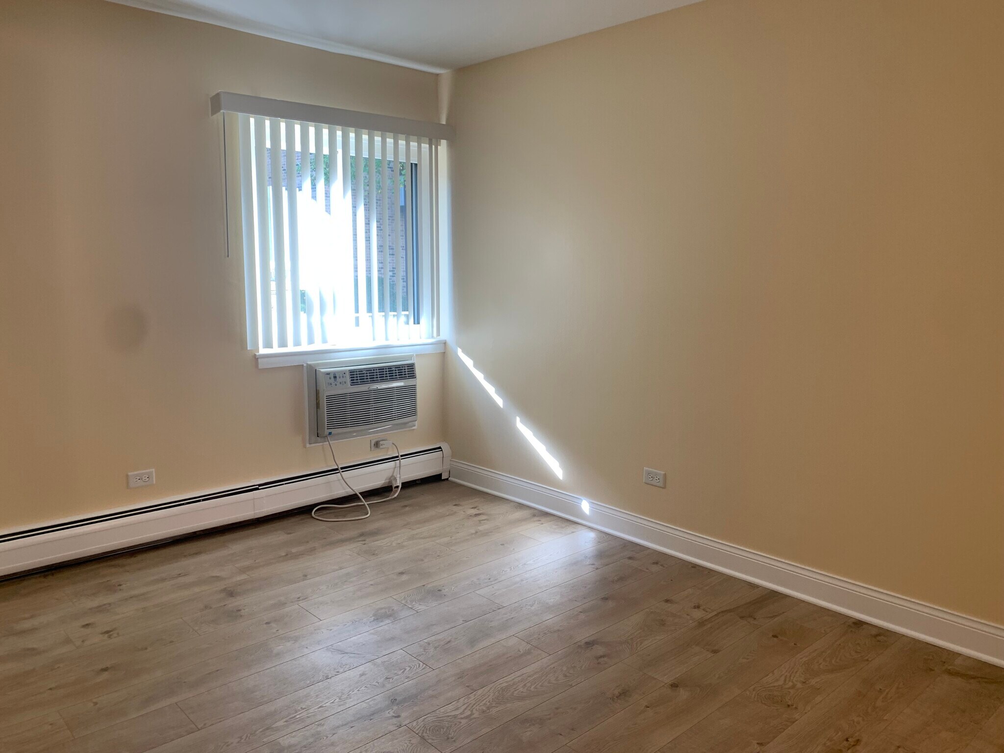 Bedroom - 1813 Hemlock Pl