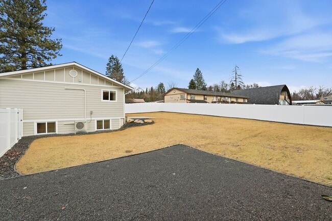 Building Photo - 3440 N Huetter Rd