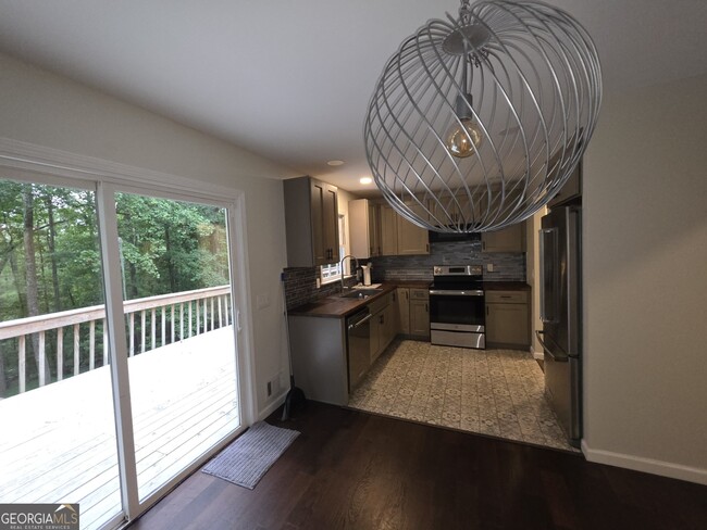 Building Photo - 3973 Woodland Cir SE