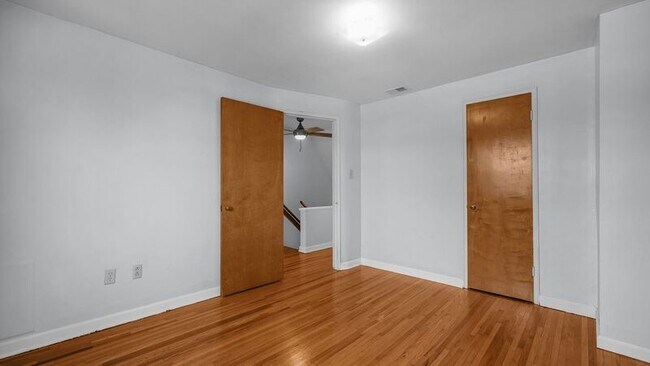 Building Photo - 1810 Northwest Ct