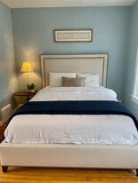 Building Photo - 3547 Main St NE