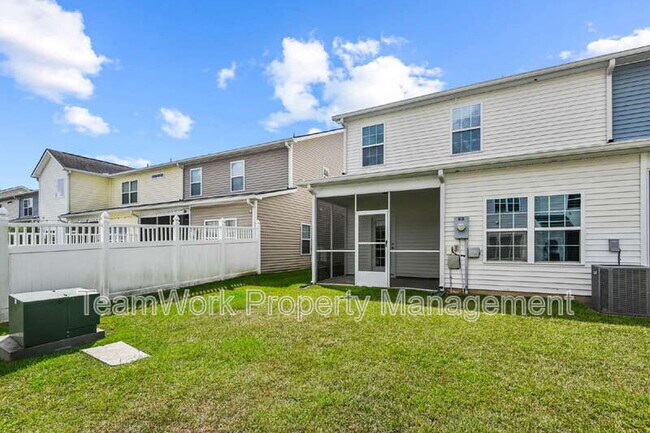 Building Photo - 143 Kirkland St