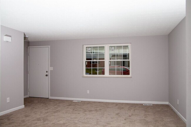 Building Photo - 3020 Featherstone Dr