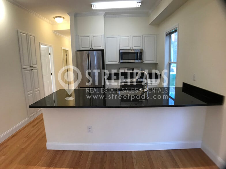 Building Photo - 15 Langdon St