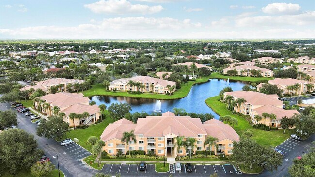 Building Photo - 181 SW Palm Dr