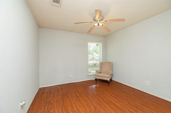 Building Photo - 8102 Tall Firs Ln